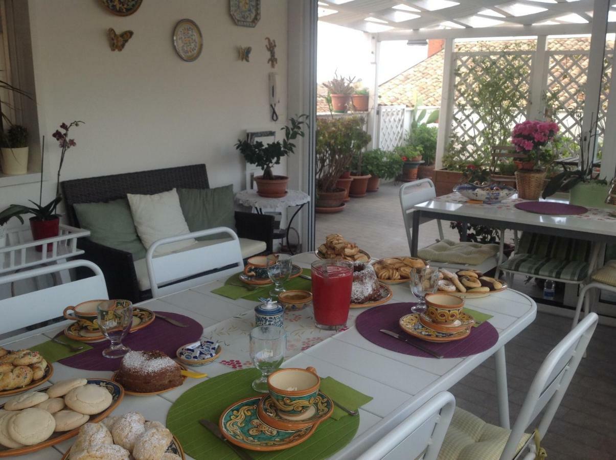 Bed and Breakfast Il Piccolo Attico Кальтаджироне Экстерьер фото