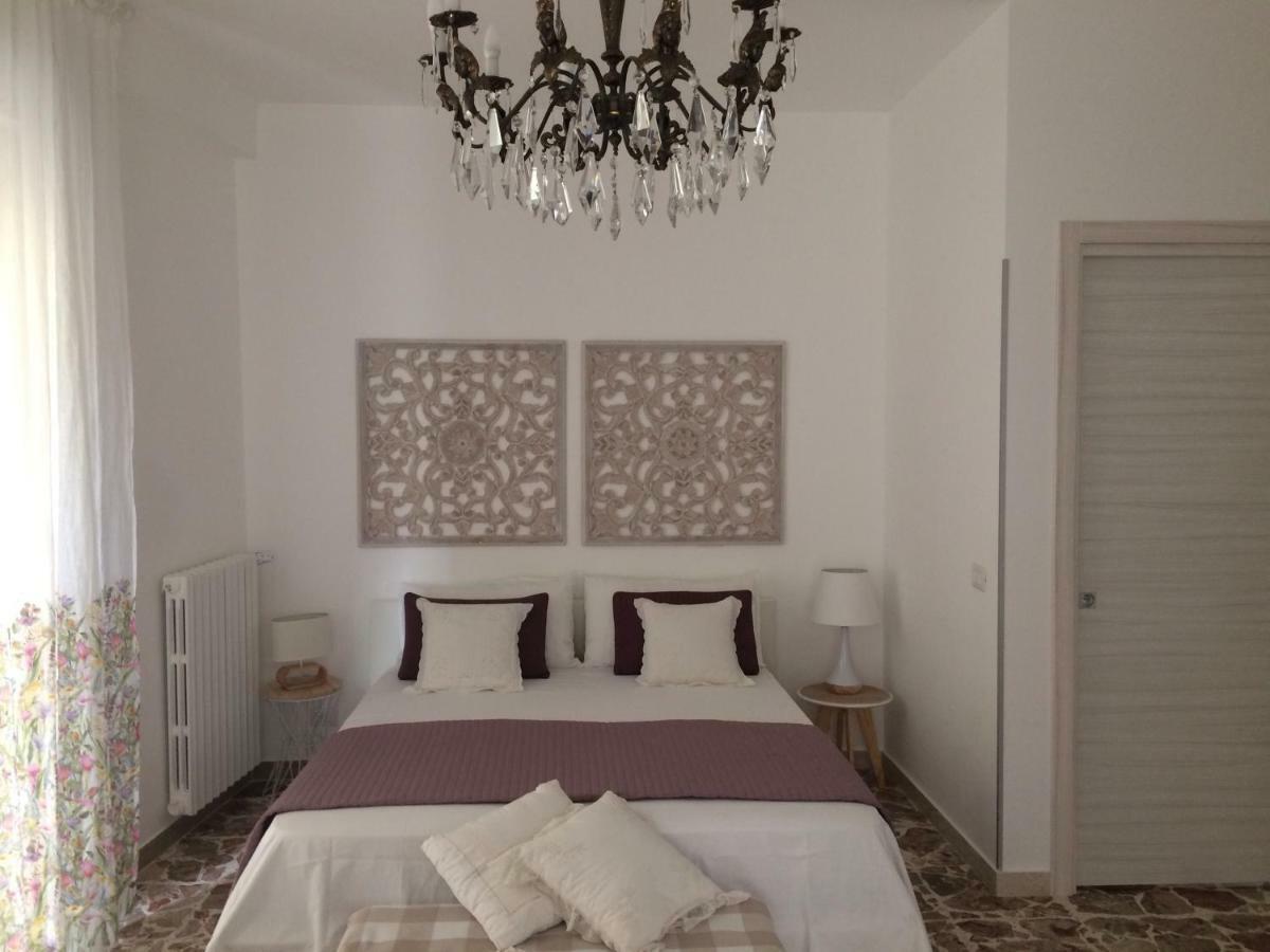 Bed and Breakfast Il Piccolo Attico Кальтаджироне Экстерьер фото